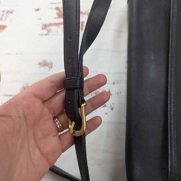 Coach Vintage Leather City Bag - Picture 2 of 10